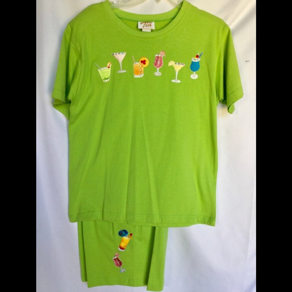 New lime great shorts and shirt top, drinks summer